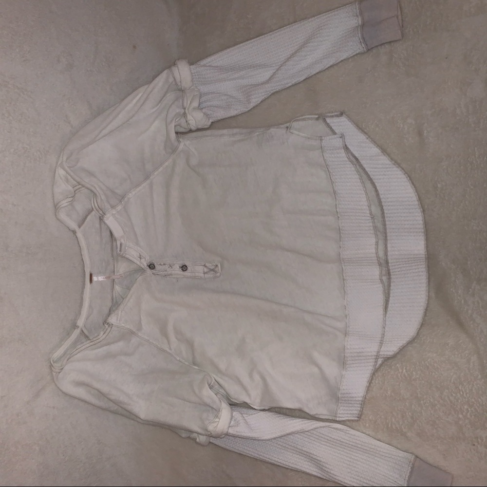 T-shirt sweater